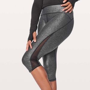 Lululemon Train Times Crop Sz 6 Luminosity W6ALPS